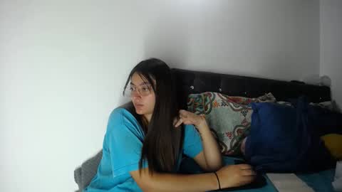 Snapshot of lessliee chatting on 12.06.24 lessliee online show from 12.06.24