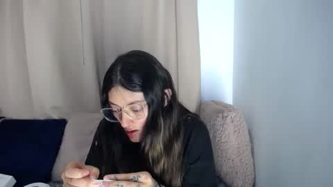 Snapshot of lessliee chatting on 03.25.26 lessliee online show from 03.25.26