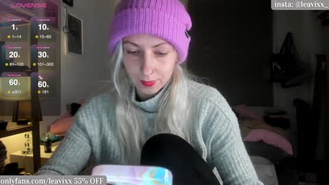 Snapshot of leusee chatting on 01.13.25 LeaVixx online show from 01.13.25