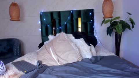 Snapshot of levy_steve chatting on 01.08.25 LevySteven online show from 01.08.25