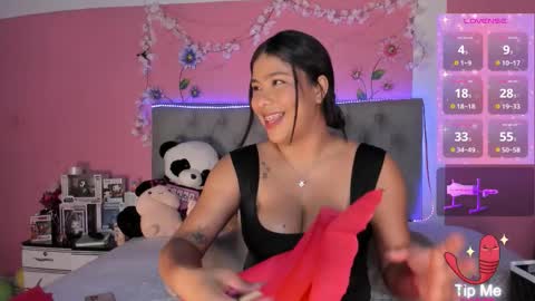 Snapshot of lexa_murphy1 chatting on 02.14.26 xiara online show from 02.14.26