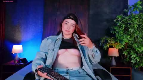 Snapshot of lexavega_ chatting on 05.21.26 lexavega_ online show from 05.21.26