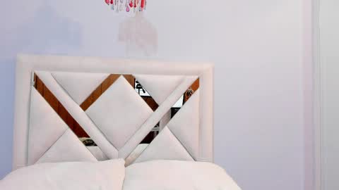 Snapshot of lexi_bloom chatting on 04.11.26 Gabrielle online show from 04.11.26