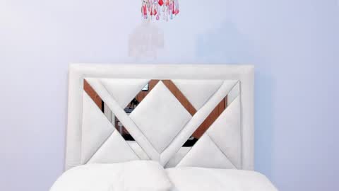 Snapshot of lexi_bloom chatting on 04.12.26 Gabrielle online show from 04.12.26