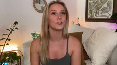 Snapshot of lexi_luv chatting on 04.17.26 Lexi online show from 04.17.26