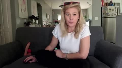 Lexi online show from 11.23.25