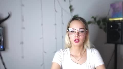 Lexie online show from 01.07.25