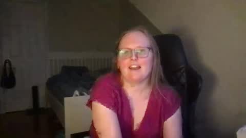 Snapshot of lexielilacs chatting on 02.14.25 lexie online show from 02.14.25