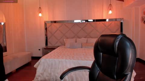 Lexie  online show from 12.23.24