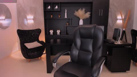 Lexie  online show from 12.30.24