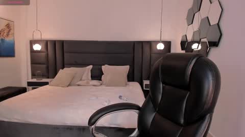 Lexie  online show from 02.19.25