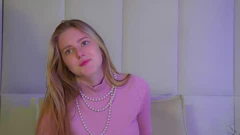 Snapshot of lexireadway chatting on 09.16.25 Lexi online show from 09.16.25