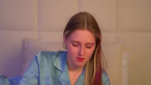 Snapshot of lexireadway chatting on 11.16.25 Lexi online show from 11.16.25