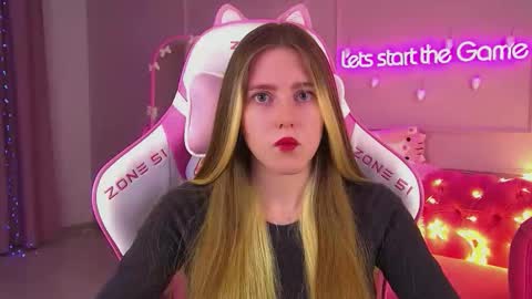 Snapshot of lexireadway chatting on 12.02.25 Lexi online show from 12.02.25