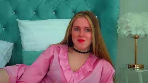 Snapshot of lexireadway chatting on 03.06.26 Lexi online show from 03.06.26