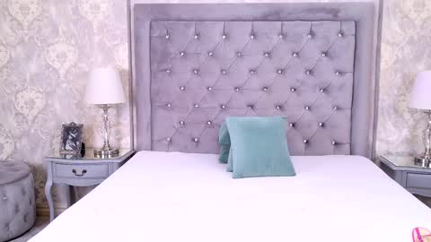 Snapshot of lexiriley chatting on 10.01.25 Lexi Riley online show from 10.01.25