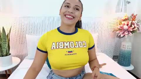 Snapshot of lexxi_gb chatting on 06.17.26 lexxi_gb online show from 06.17.26