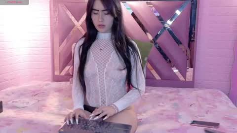 Snapshot of lexy_cute1 chatting on 06.14.26 LEXY online show from 06.14.26