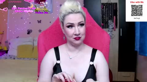 Snapshot of lexygold chatting on 11.23.25 Lexy online show from 11.23.25