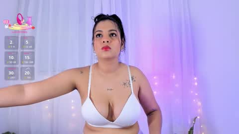 Snapshot of leyacopper chatting on 11.12.25 Leya online show from 11.12.25