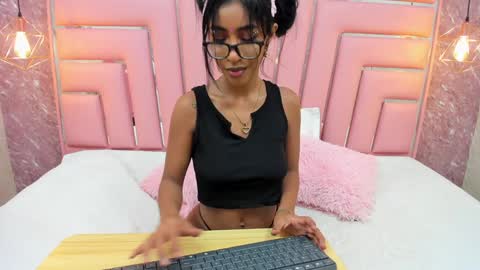 Leyla online show from 01.06.25