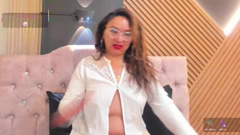 Leyla smithh online show from 11.15.25