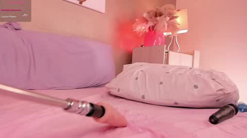 Snapshot of leylabrooklyn chatting on 01.21.25 Sofa 3 online show from 01.21.25