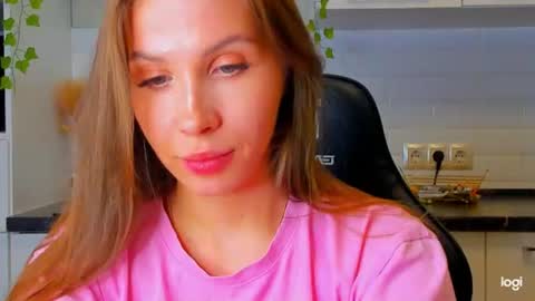 Snapshot of leylalin chatting on 07.14.26 Leila online show from 07.14.26