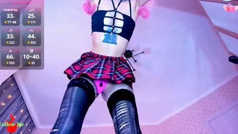 Snapshot of leylanoir chatting on 02.08.25 LEA online show from 02.08.25