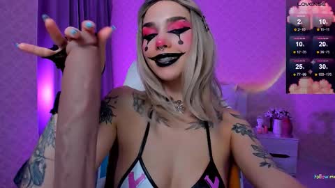 Snapshot of leylanoir chatting on 11.06.25 LEA online show from 11.06.25