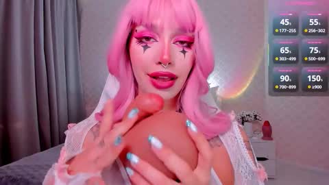 Snapshot of leylanoir chatting on 11.22.25 LEA online show from 11.22.25