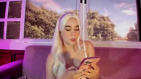 LEZY online show from 09.08.25