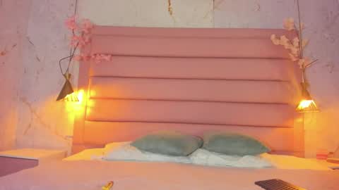 LEZY online show from 10.19.25