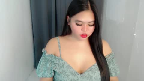 Snapshot of lhara_cumming chatting on 05.25.26 LHARA online show from 05.25.26
