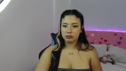 Snapshot of lia_14_ chatting on 02.19.25 Lia online show from 02.19.25