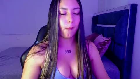 Snapshot of lia_14_ chatting on 10.24.25 Lia online show from 10.24.25