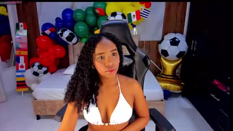 lia_16_ online show from 07.08.26