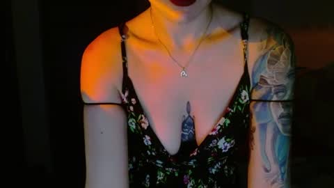 Snapshot of lia_ana_ chatting on 06.25.26 liliana online show from 06.25.26