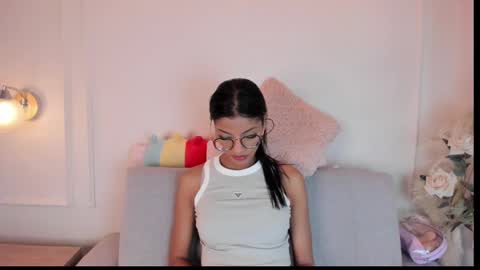 Snapshot of lia_girl2 chatting on 02.01.25 Lia online show from 02.01.25