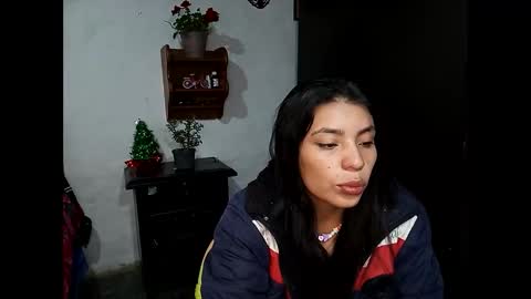 Snapshot of lia_hottie chatting on 12.21.24 Lia online show from 12.21.24