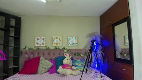 Snapshot of lia_keen chatting on 02.03.25 lia online show from 02.03.25