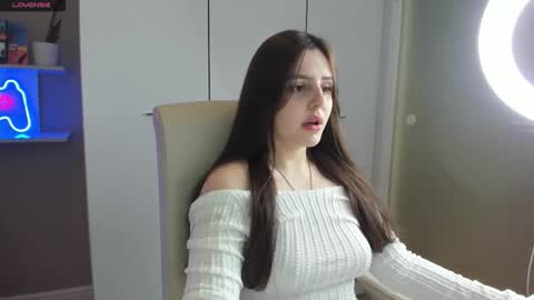 Lia online show from 10.19.25