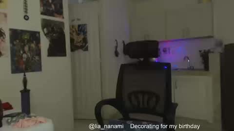 Lia  online show from 10.22.25