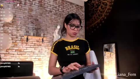 Snapshot of lia_owo chatting on 02.20.25 Liana online show from 02.20.25