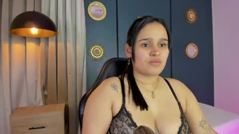 Snapshot of lia_sexx19 chatting on 04.21.26 Lia online show from 04.21.26