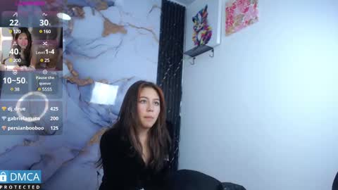 lia summer1 online show from 02.22.25