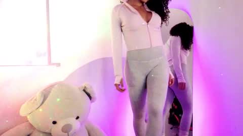 Snapshot of lia_tinez chatting on 01.09.26 Lia online show from 01.09.26