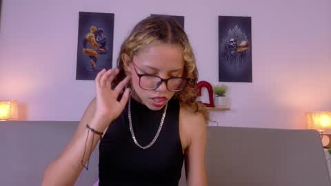 Juliana online show from 05.03.26