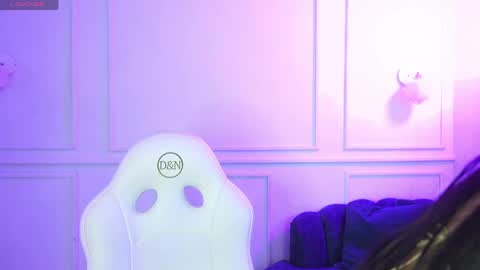 Snapshot of lia_velez_ chatting on 04.19.26 LIA online show from 04.19.26