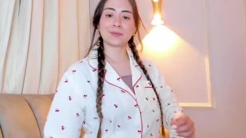 Snapshot of lia_walton__ chatting on 10.09.25 liz walton online show from 10.09.25